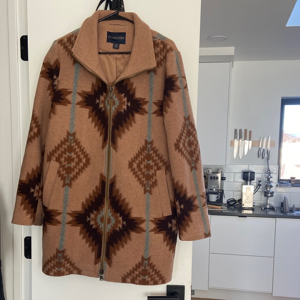 Pendleton Women's Geometric Tan and Brown Utility Jacket